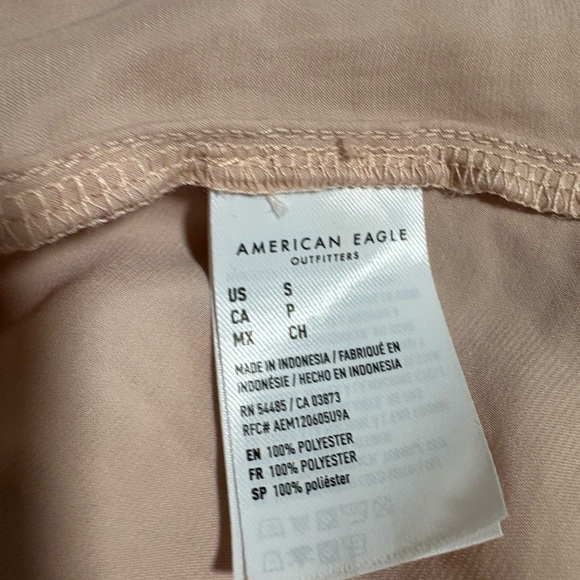 American Eagle Pink Butterfly Short‎ Sleeve Shirt Top with V-neckline Size Small - Picture 12 of 12